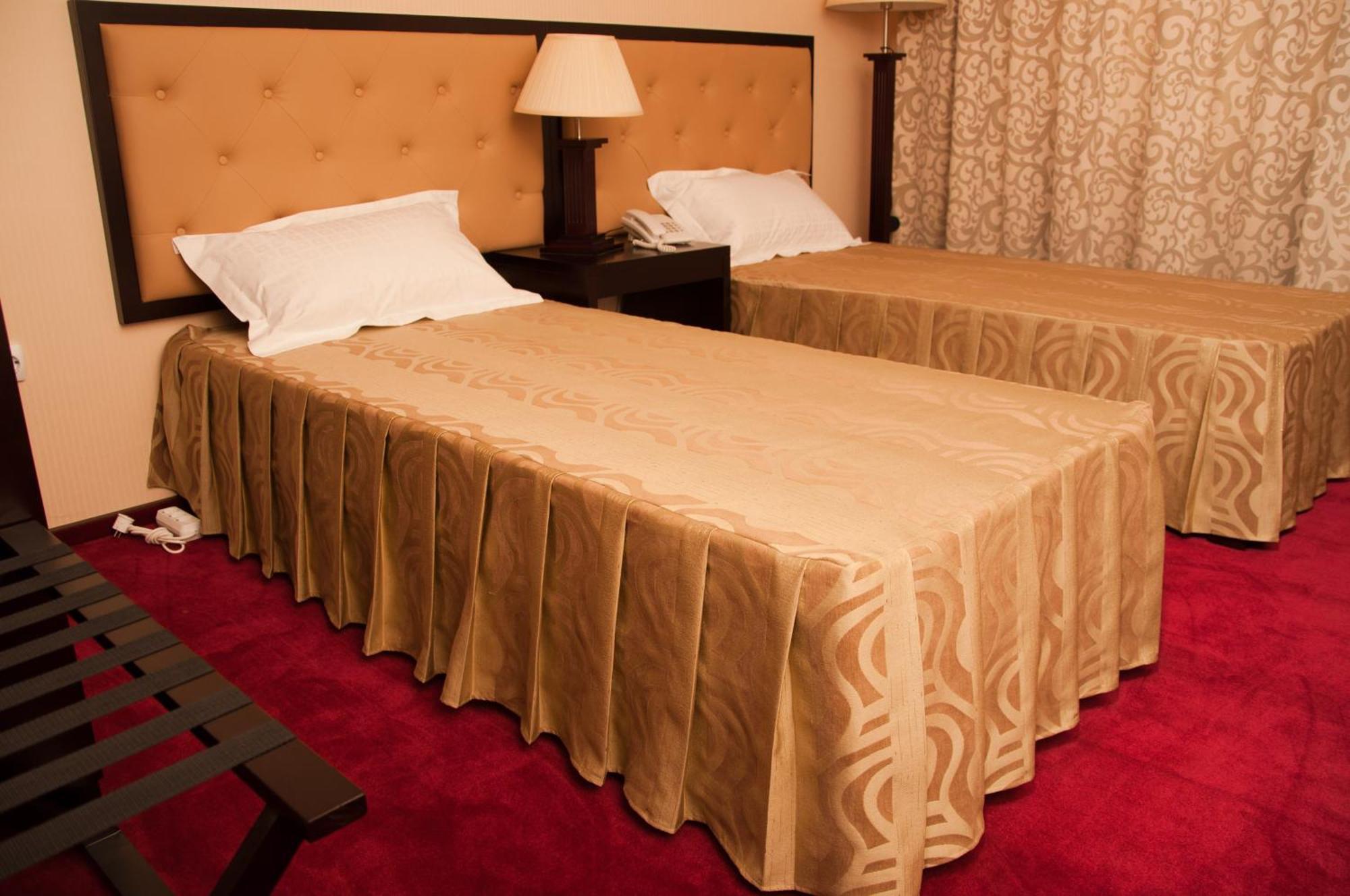 Hotel Baden Calarasi  Extérieur photo